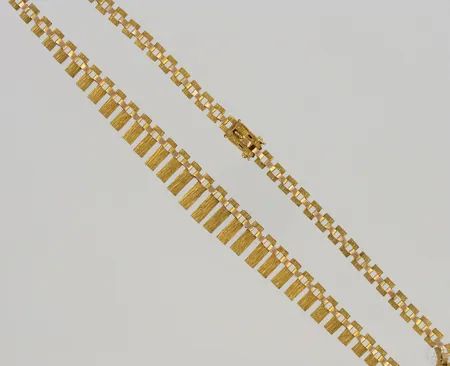 Kaulakoru, pituus 42cm, tekijänleima NW, vuodelta 1969, 585, paino 12,9g Paino: 12,9 g