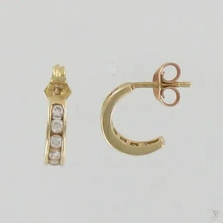 Kivikorvakorut, korkeus 10mm, 585br, paino 1,2g Paino: 1,2 g