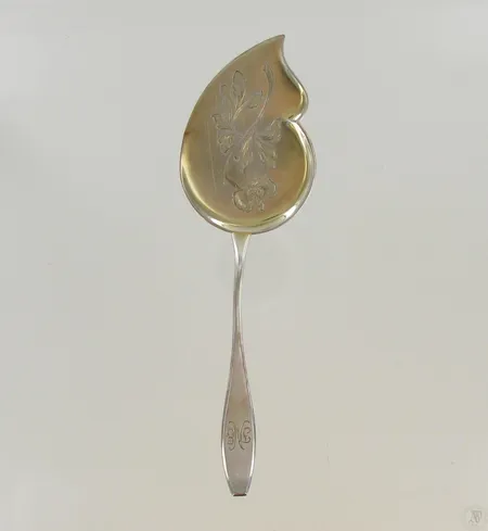 Kakkulapio, kaiverrettu, pituus 183mm, 813, paino 33,1g Paino: 33,1 g