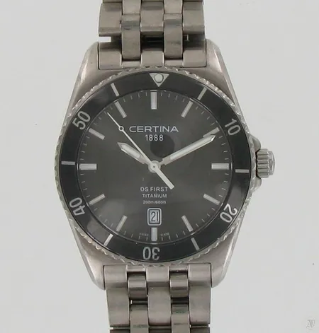 Titaanirannekello, Certina DS First Titanium 200m/660ft, quartz, käytön jälkiä, rannekkeen pituus 180mm