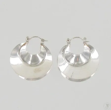 Korvakorut, korkeus 42mm, 925, paino 14,7g Paino: 14,7 g