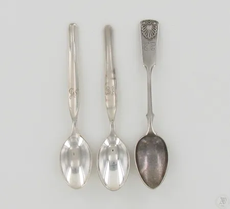 Kolme kahvilusikkaa, 813-916, paino 41,9g Paino: 41,9 g