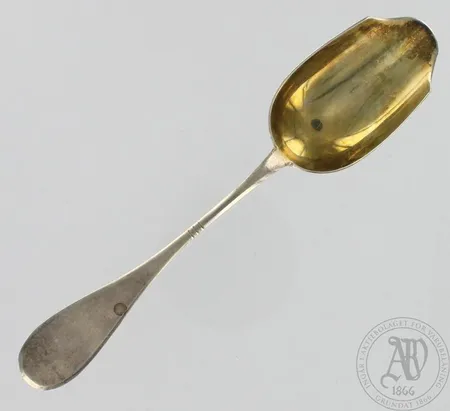 Sokerilusikka, kaiverrettu, pituus 145mm, 875, paino 20,0g Paino: 20   g