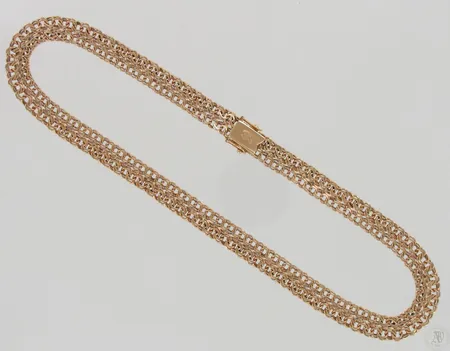 Bismarck-kaulaketju, pientä vääntymää, pituus 42cm, leveys 10mm, 585, paino 35,1g Paino: 35,1 g