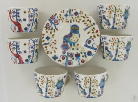 Kuusi kahvikuppia ja lautasta, Iittala Taika, kuppi 2dl, lautanen Ø 150mm