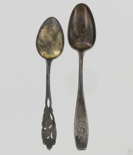 Viallisia lusikoita, 813, paino 24,2g Paino: 24,2 g