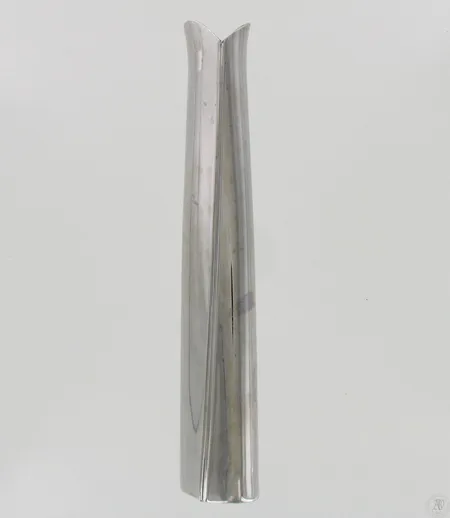 Teräsmaljakko, design Tapio Wirkkala, korkeus 190mm