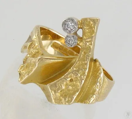 Timanttisormus 1xn.0.02ct 1xn.0.01ct Lapponia, \'Timanttioksa\', koko 18, vuodelta 1989, 750, paino 7,6g Paino: 7,6 g