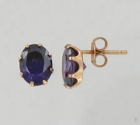 Kivikorvakorut, korkeus 9mm, 585br, paino 1,5g Paino: 1,5 g