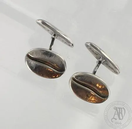 Kalvosinnapit, kaiverrettu, 830, paino 10,1g Paino: 10,1 g
