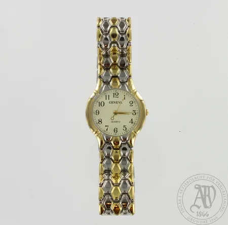 Teräsrannekello Geneva, käytön jälkiä, quartz, taulun Ø 31mm, rannekkeen pituus 220mm