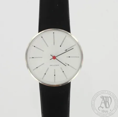 Teräsrannekello Arne Jacobsen, Bankers Watch, quartz, käytön jälkiä, sarjanumero 0312, taulun Ø 34mm, hihnan pituus 220mm
