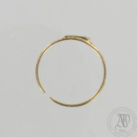 Viallinen sormus, 585br, paino 1,2g Paino: 1,2 g