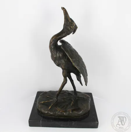 Pronssipatsas, Agathon Leonard, numeroitu A1439, korkeus 25cm