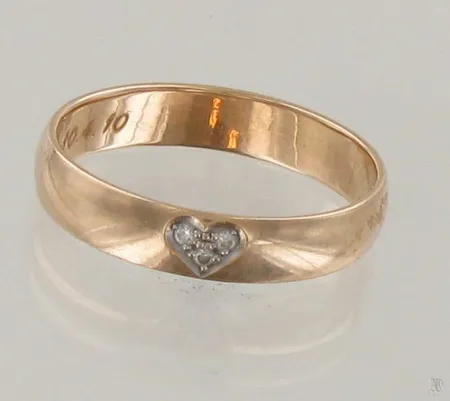 Timanttisormus 3xn.0.01ct, kaiverrettu, koko 18, 585, paino 2,7g Paino: 2,7 g