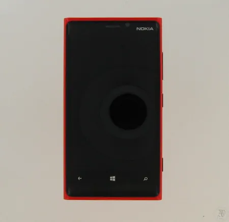 Matkapuhelin Nokia Lumia 920 , kuulokkeet ja laturi