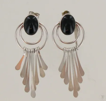 Kivikorvakorut, korkeus 58mm, 925br, paino 10,6g Paino: 10,6 g