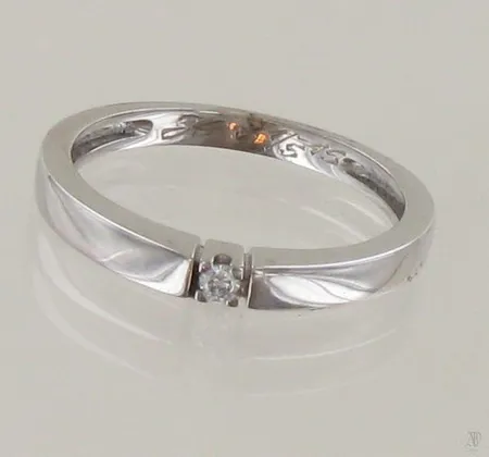 Timanttisormus 1xn.0.02ct, kaiverrettu, koko 17, 585, valkokultaa, paino 2,6g Paino: 2,6 g