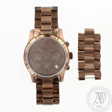 Teräsrannekello Michael Kors, Runway ruskea, quartz, taulun Ø 39 mm, rannekkeen pituus 160mm, uuden veroinen, laatikko ja jatkopalat