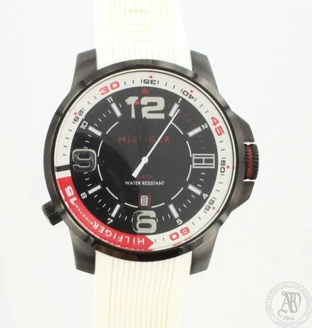 Teräsrannekello Tommy Hilfiger, quartz, taulun Ø 46mm, hihnan pituus 200mm, uuden veroinen, laatikko