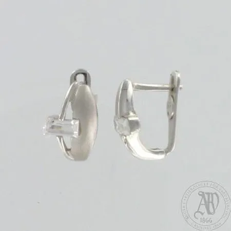 Kivikorvakorut, korkeus 15mm, 750br valkokulta, paino 4,0g Paino: 4   g