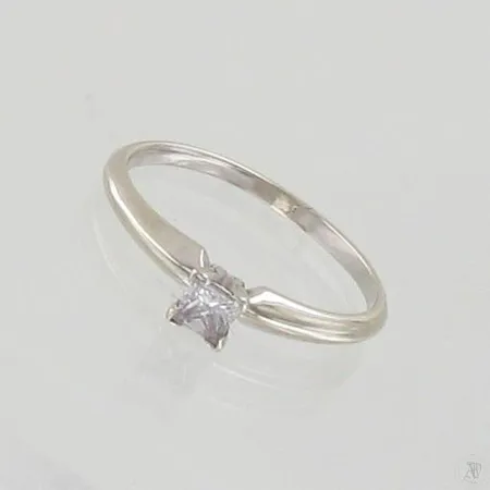 Timanttisormus 1xn.0.20ct Princess- hionta, koko 16, 585, paino 1,3g Paino: 1,3 g