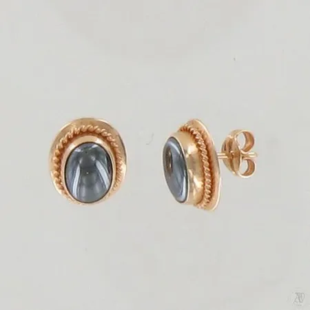 Hematiittikorvakorut, korkeus 11mm, 585br, paino 2,1g Paino: 2,1 g