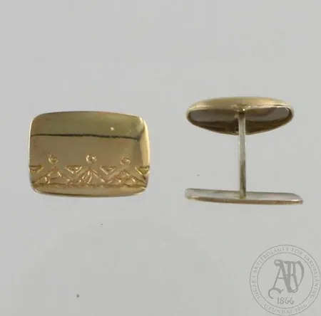 Kullatut kalvosinnapit, koko14x19mm, 830br, paino 7,7g Paino: 7,7 g