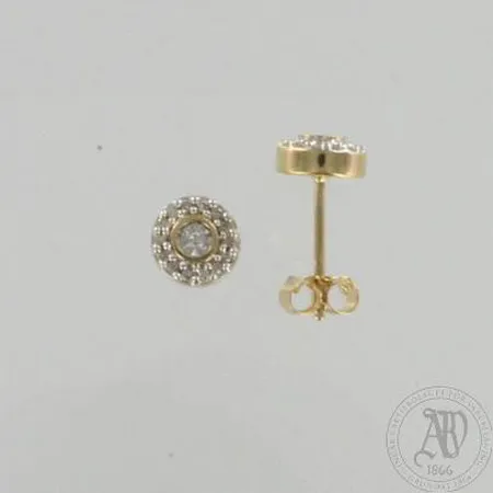Timanttikorvakorut 30xn.0.005ct, Ø 7mm, 585, paino 1,8g Paino: 1,8 g