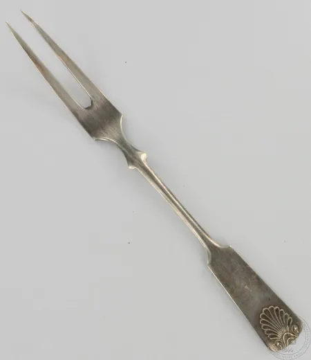 Leikkelehaarukka, Musla, käytön jälkiä, pituus 165mm, 813, paino 19,5g Paino: 19,5 g