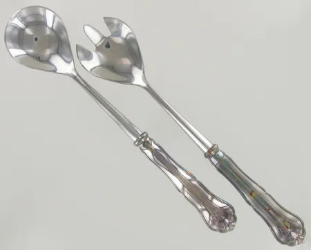Salaattiottimet, Chippendale, kaiverretut, pituudet 235mm, 830br, paino 165,8g Paino: 165,8 g