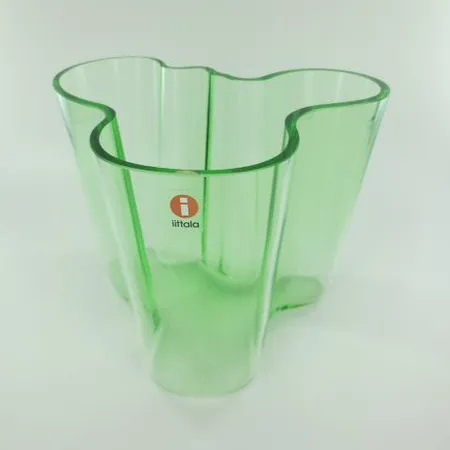 Aalto-maljakko, design Alvar Aalto, 120mm, omenanvihreä