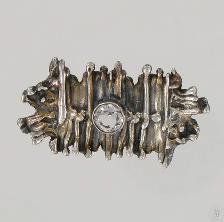 Kivirintaneula, design P.Sarpaneva, leveys 50mm, 830br, paino 14,6g Paino: 14,6 g