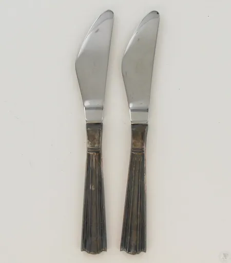 Kaksi voileipäveistä Margit, 916br, paino 69,9g Paino: 69,9 g