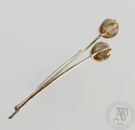 Rintakoru Kalevala Koru, Lumikukka, pituus 90mm, 925, paino 12,2g Paino: 12,2 g