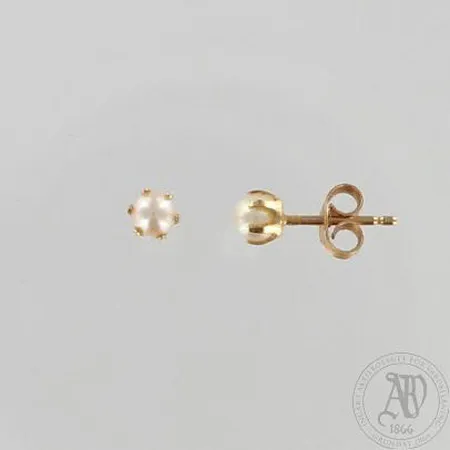 Helmikorvakorut, Ø 4mm, 585br, paino 0,6g Paino: 0,6 g