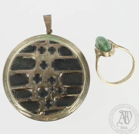 Viallisia koruja, 813-900br, paino 9,9g Paino: 9,9 g