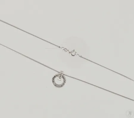 Kaulakoru, ketjun pituus 47cm, riipuksen Ø 13mm, design Efva Attling, 925, paino 8,2g Paino: 8,2 g