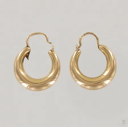 Korvakorut, korkeus 24mm, 585, paino 5,9g Paino: 5,9 g