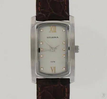 Teräsrannekello Leijona 5 ATM, quartz, taulun koko 33x21mm, rannekkeen pituus 185mm, Hirsch-nahkaranneke