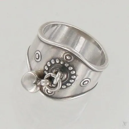 Sydänsormus, Kalevala Koru, koko 18¾, vuodelta 1997, paino 9,0g Paino: 9   g