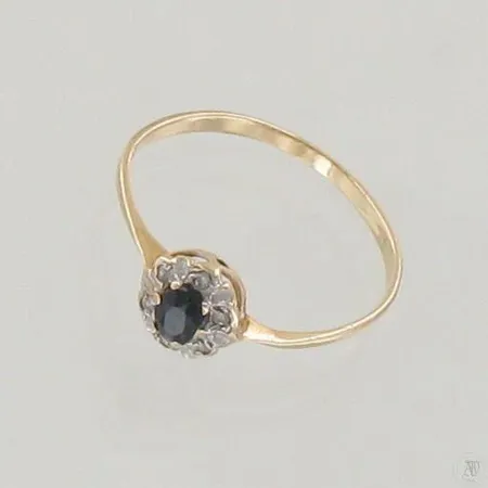 Sinisafiirisormus timanteilla 6xn.0.005ct, koko 17¼, 585br, paino 0,9g Paino: 0,9 g