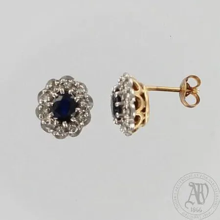 Sinisafiirikorvakorut timanteilla 20xn.0.005ct, korkeus 10mm, 585br kelta-ja valkokulta, paino 2,9g Paino: 2,9 g