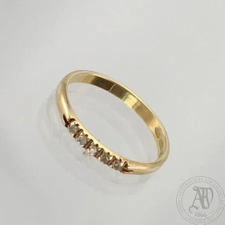 Timanttisormus 5xn.0.005ct, koko 16½, 585, paino 1,4g Paino: 1,4 g