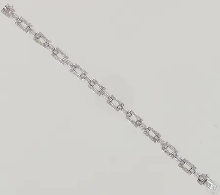 Timanttirannekoru 132xn.0.01ct, pituus 185mm, 750 valkokulta, paino 21,9g Paino: 21,9 g