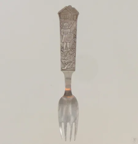 Kastehaarukka, Kultakeskus Oy vuodelta 1964, pituus 140mm, 813, paino 24,4g Paino: 24,4 g