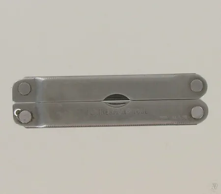 Monitoimityökalu Leatherman Tool, käytön jälkiä