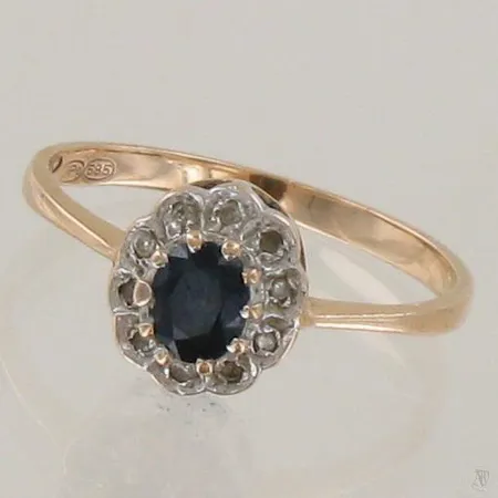 Sinisafiirisormus timanteilla 10xn.0.005ct, koko 17½, 585br, paino 1,8g Paino: 1,8 g