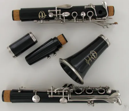 Klarinetti Signet, The Selmer Company, kova laukku
