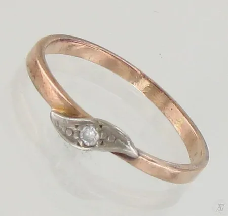 Timanttisormus 1xn.0.04ct, koko 18, 583, paino 1,6g Paino: 1,6 g